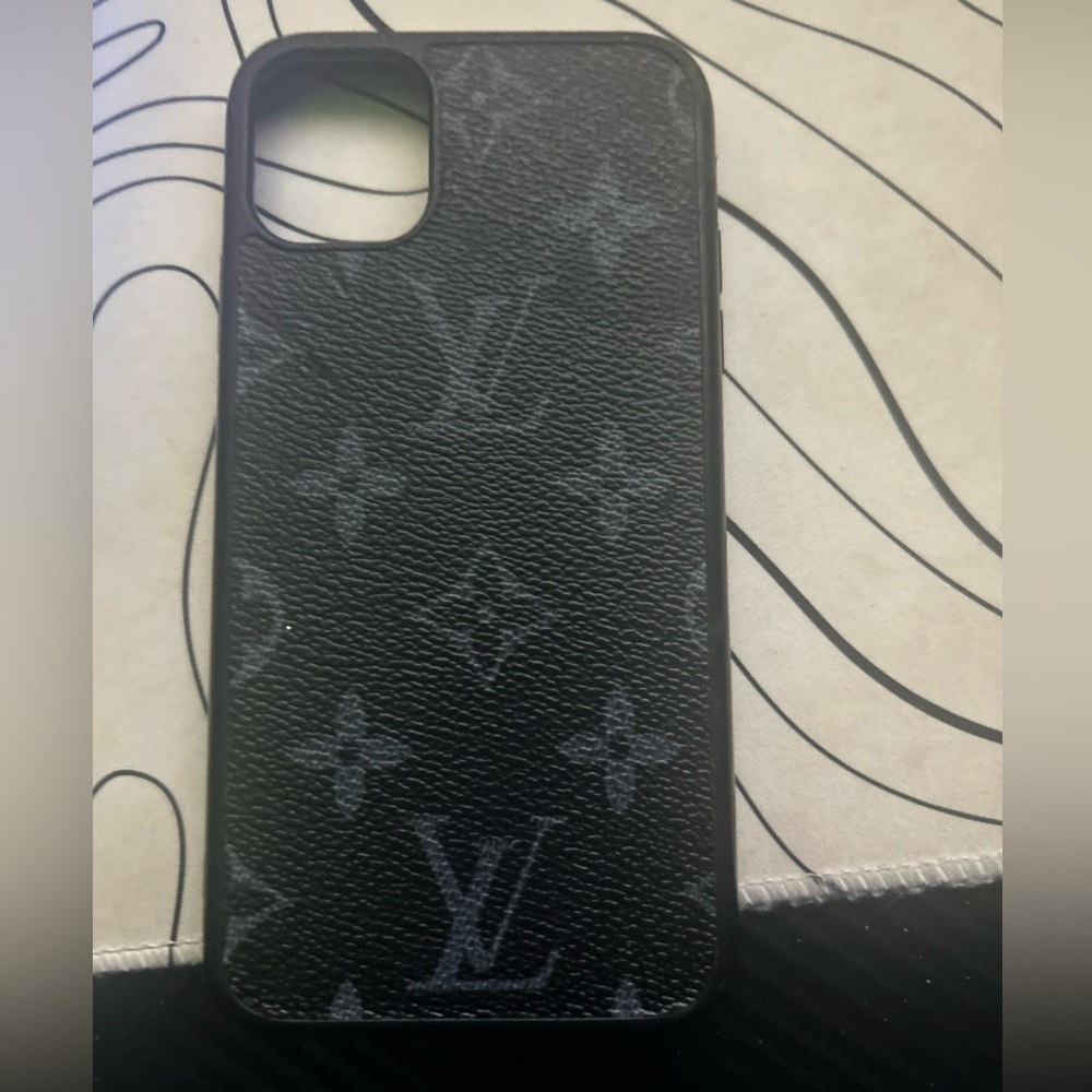 LOUIS VUTTON PHONE CASE (11/12)